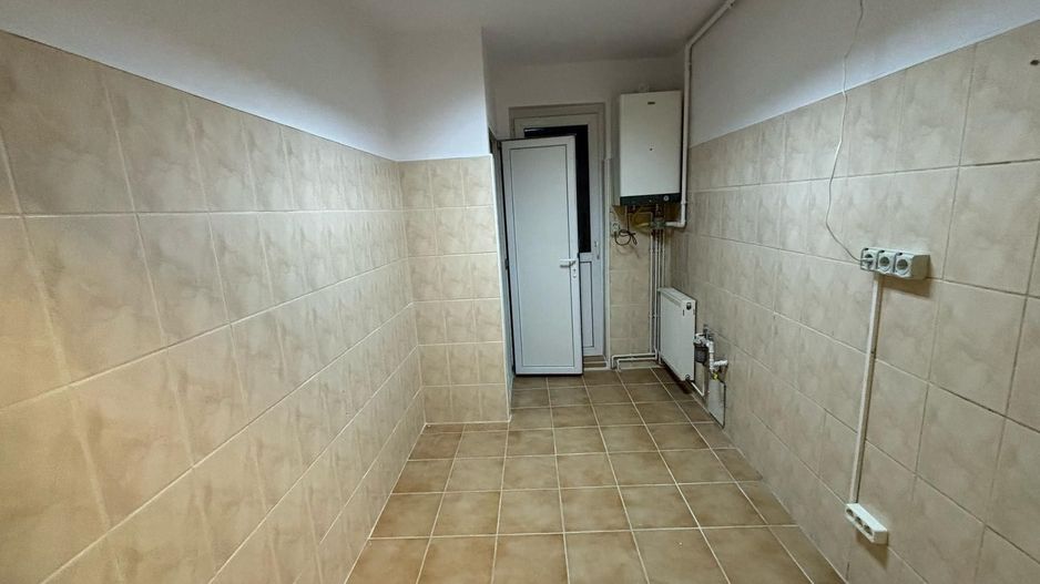 Apartament cu 3 camere de vânzare – Zărnești (Tohanu Vechi) - Poză 3