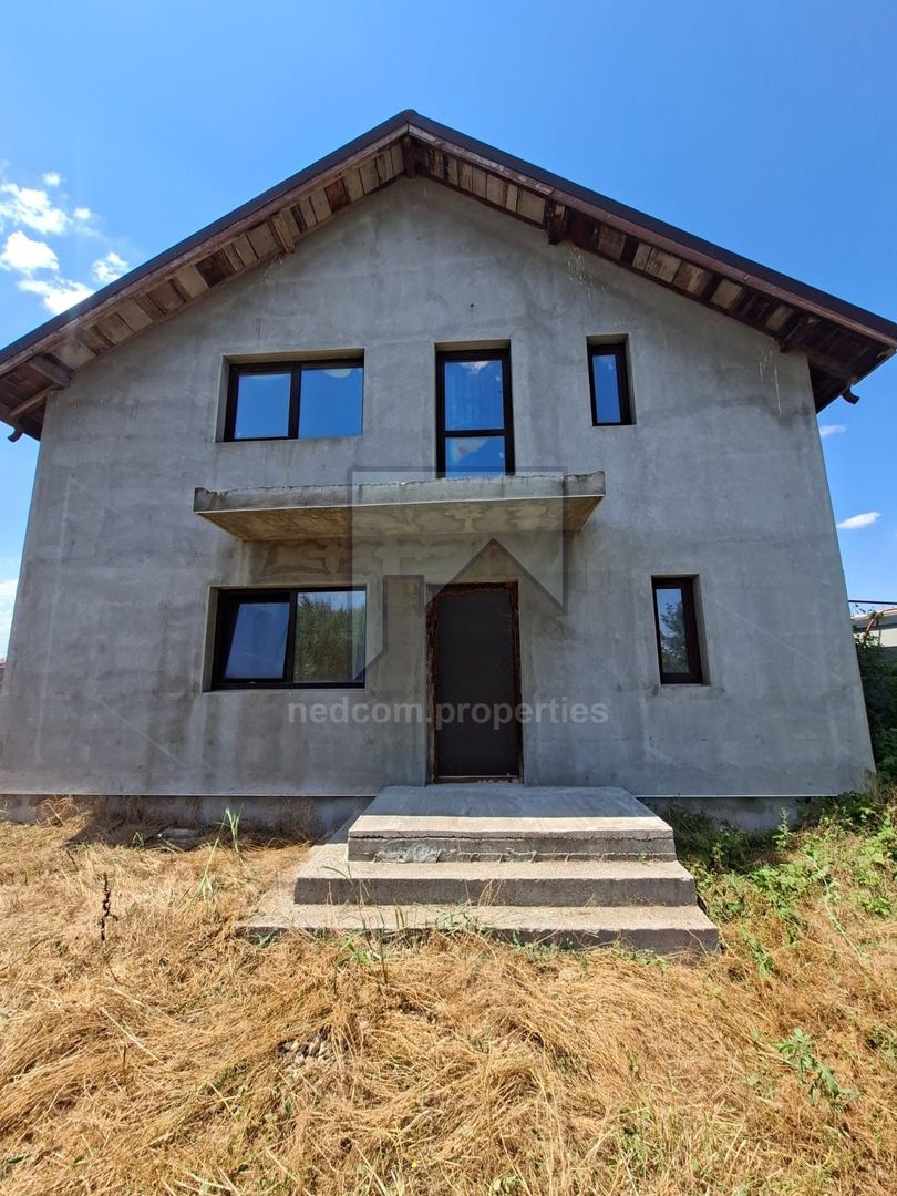 Vilă individuală P+M - 5 camere - 500 mp teren - Construcție nouă - 1 Decembrie - Poză 1