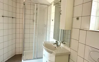 APARTAMENT DECOMANDAT, SPATIOS CU O POZITIONARE EXCELENTA - Poză 15
