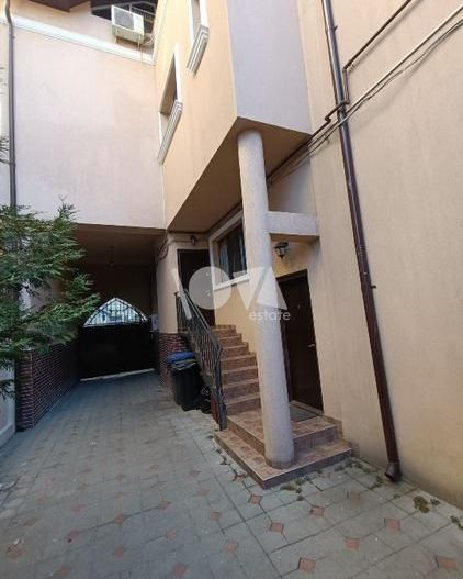 De vânzare - vilă 12 cam - D+P+1E+M - Piata Muncii - Calarasilor - Poză 2