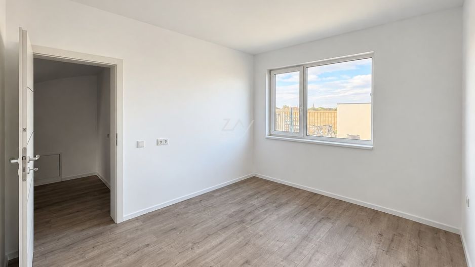 COMISION 0! Duplex finalizat cu 5 camere si 3 bai. Panouri solare. - Poză 16