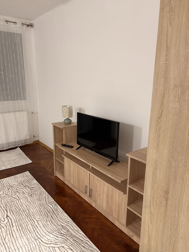 Garsonieră renovată în martie, lângă Plaza Mall - Poză 2