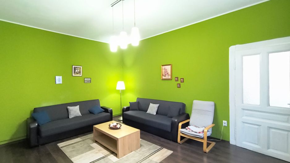 Apartament central, 2 camere, centrala gaz. 390 E/lună. Comision 0 - Poză 1