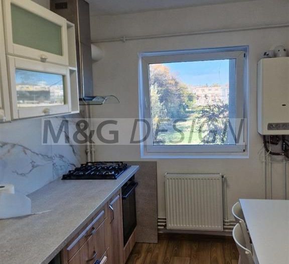 Etaj 1 4 camere  Complexul Studentesc-aproape de Sala Olimpia - Poză 3