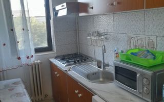 🏠 Apartament de închiriat – 2 camere, complet mobilat, zona Podu ros - Poză 5