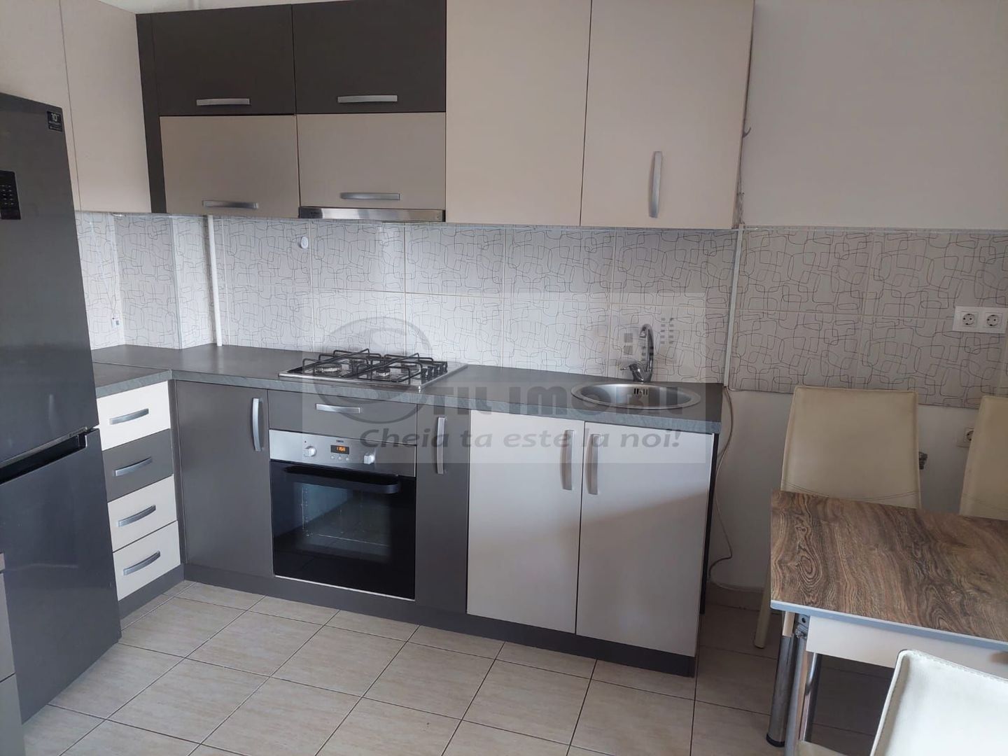 Apartament 2 camere,loc de parcare  Copou Bellevue 450 €/luna - Poză 3