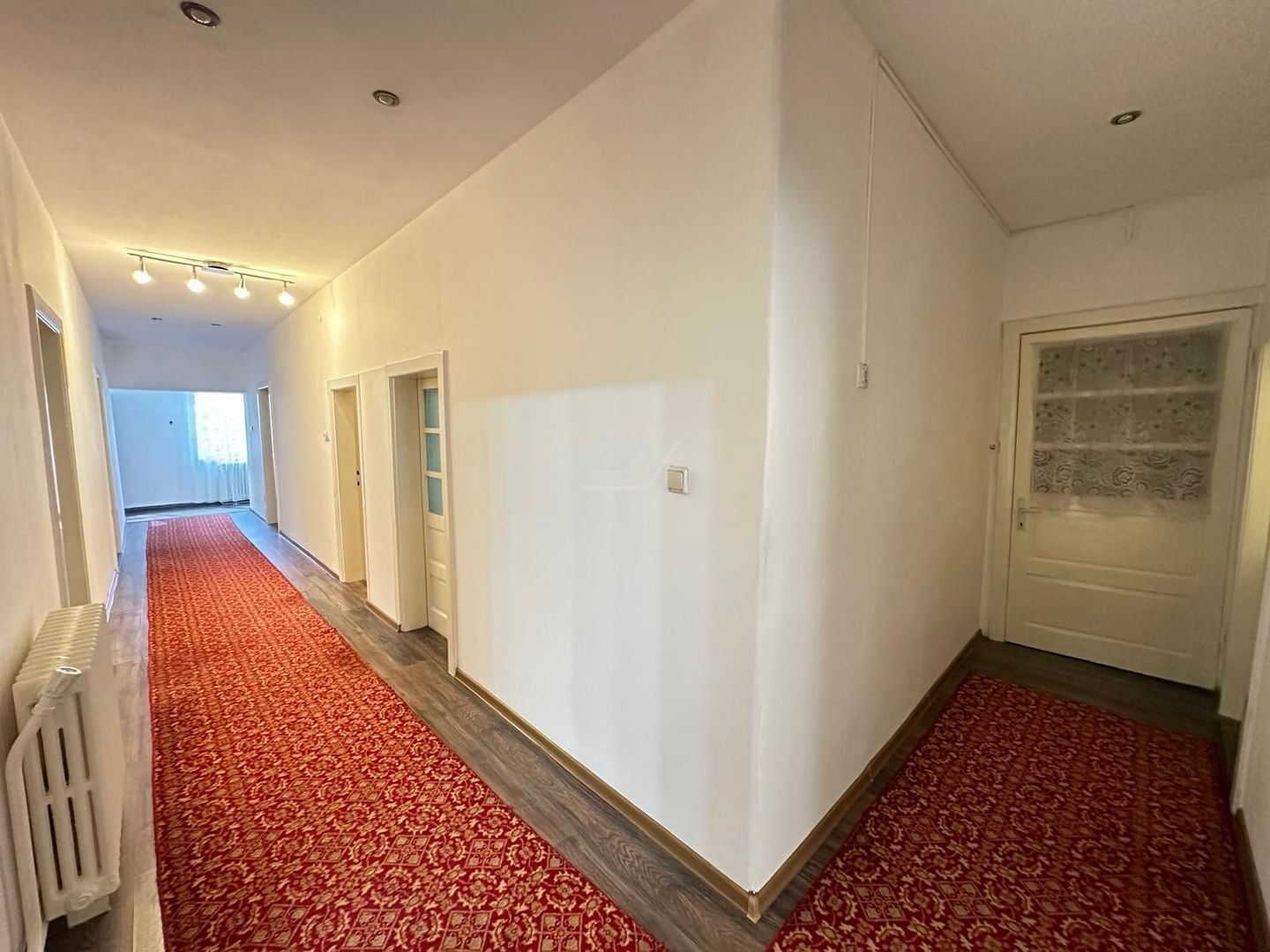 Casa individuala cu 5 camere decomandate. Pozitie excelenta. DIsponibila imediat - Poză 14