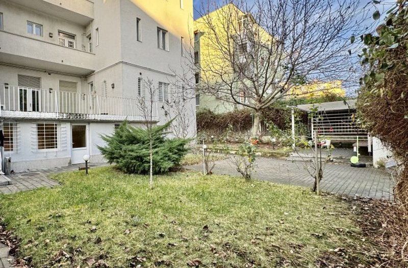 Birouri în imobil cu gradina amenajată - Poză 1