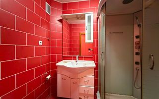 Apartament cu 3 camere | pe 2 niveluri | cu garaj | zona centrala | sat Arinis - Poză 9