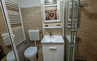 Garsoniera zona Tractorul ,bloc de apartamente - Poză 4