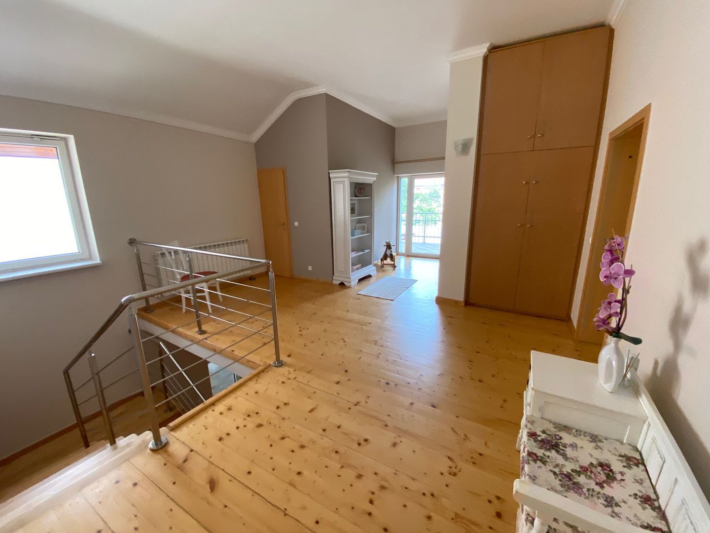 Generoasa si spatioasa - Poză 35