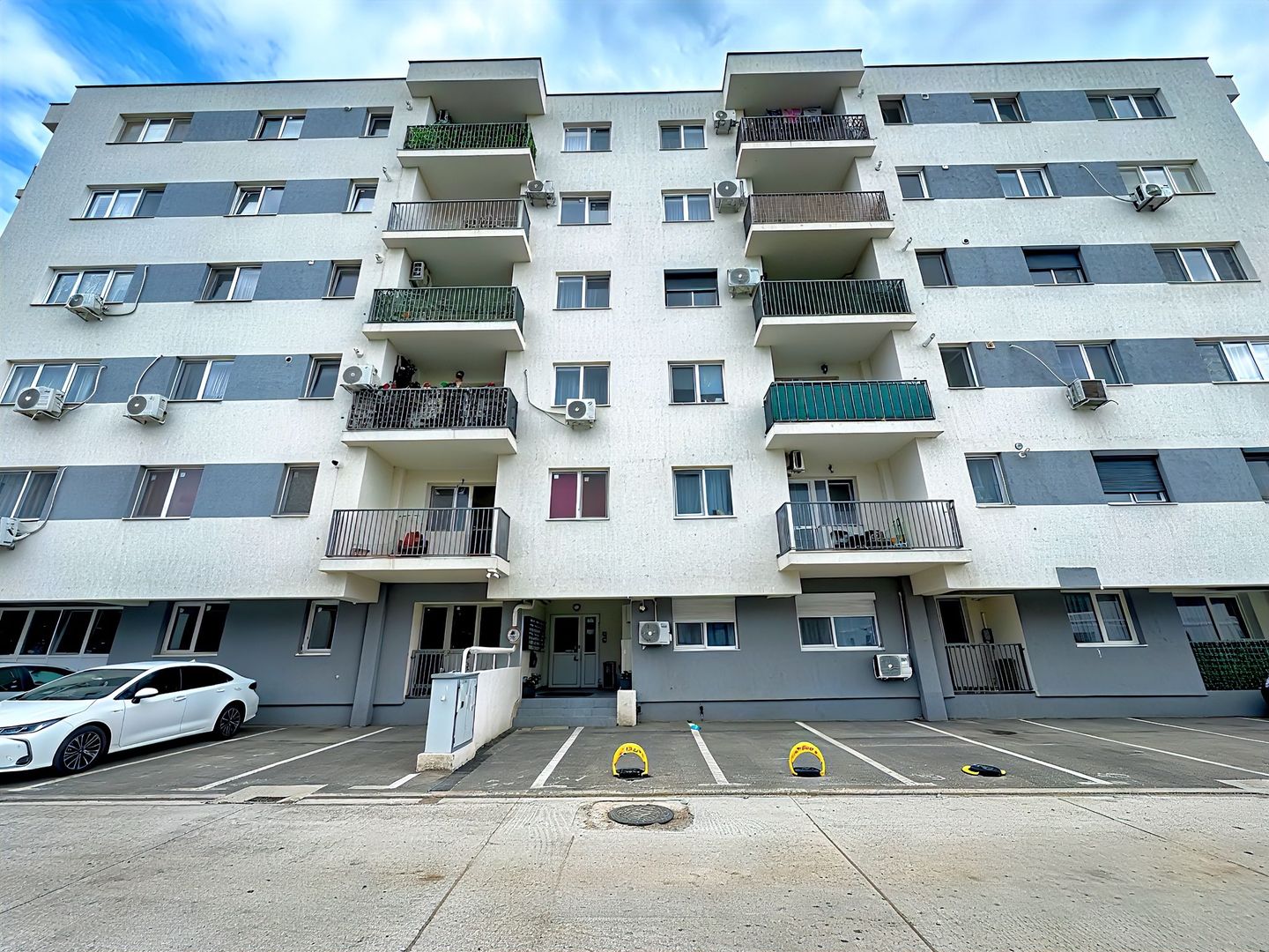 3 camere decomandat bucatarie inchisa 79mp Grand Arena parcare inclusa - Poză 25