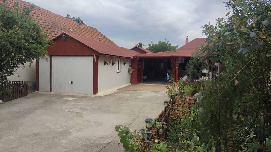 Sanadrei, Casa individuala, Suprafata teren generos, Garaj, terase si anexe - Poză 2