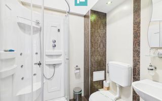 Pensiune 367 mp la drum principal Sântandrei - Poză 27