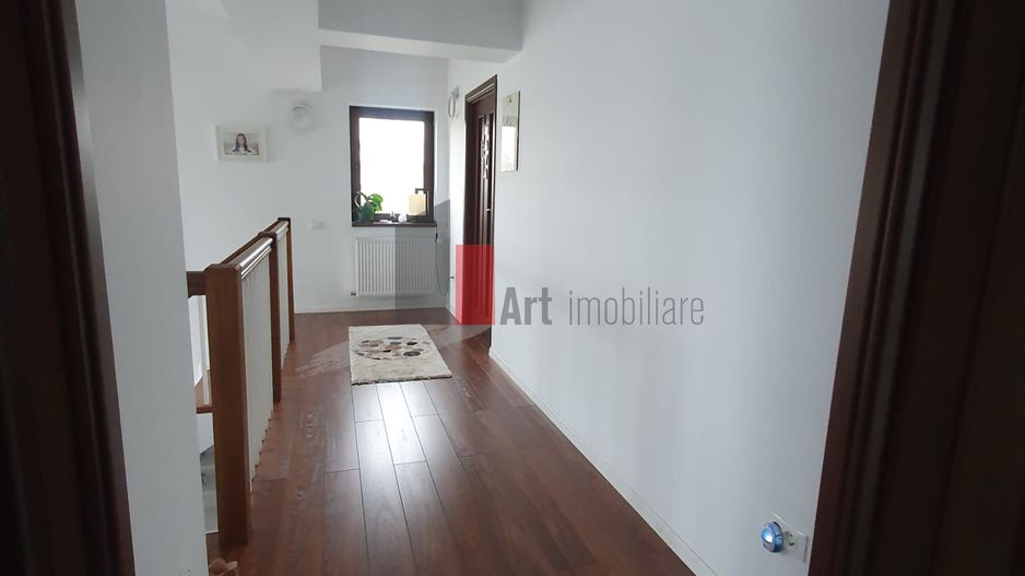 Vila superba Tunari cu piscina - Poză 15