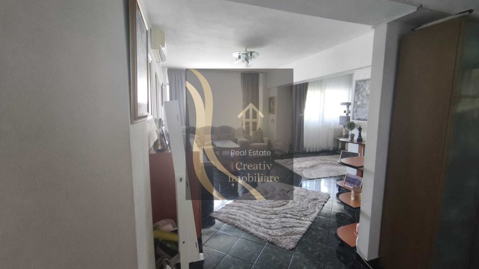 Vand apartament 4 camere , decomandat, mobilat si utilat, la autogara Militari et. 8/10 - Poză 1