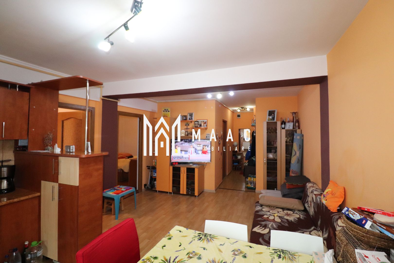 Apartament 3 camere  | Etaj 1 | Parcare privata  | Strand II - Poză 1