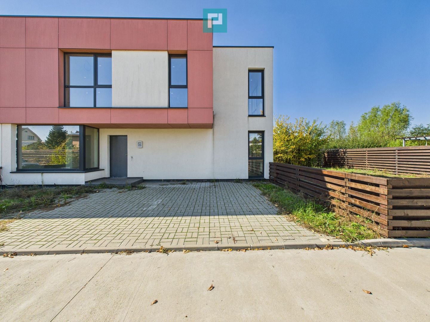 Casă modernă cu 3 dormitoare și curte spațioasă în Corbeanca - Poză 2