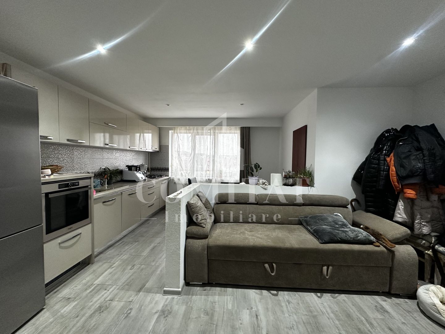Apartament la etaj intermediar | Parcare subterană | Zona Str Cetatii - Poză 2