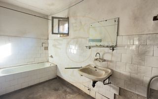 Casă 3 camere, Teren 1036 mp Front 22 m - Str. Florilor 46 - Carei - Poză 6