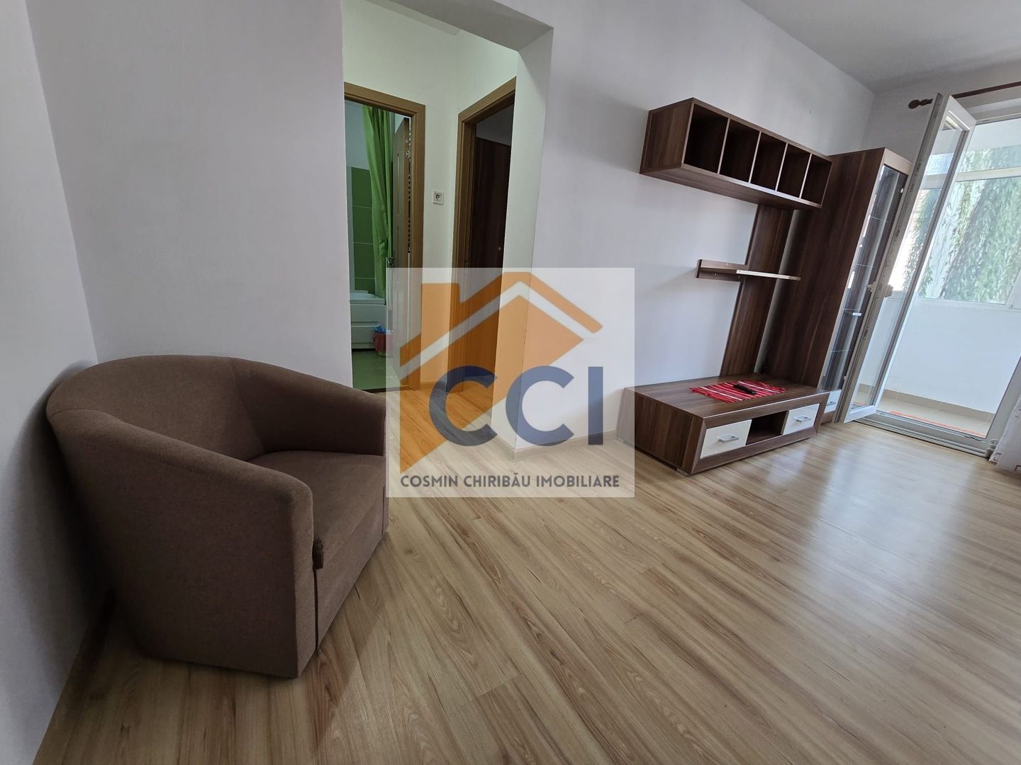 DE VÂNZARE - Apartament cu 2 camere în Bacău - Etaj 1 - Poză 9