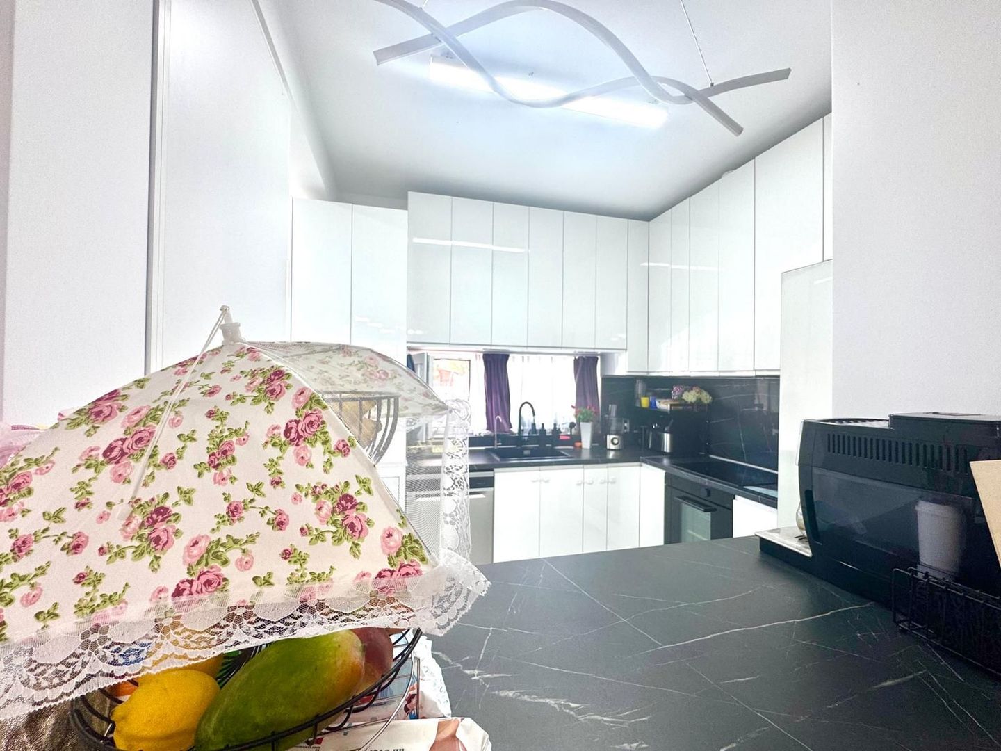 Casă înșiruită cu 4 camere, complet mobilată și utilată |Săcălaz| - Poză 2