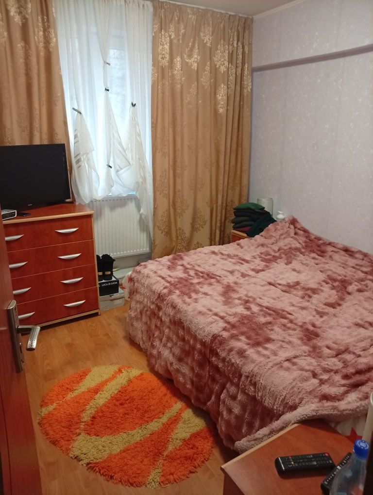 apartament 3 camere de vanzare - Poză 6