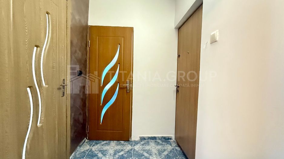 Garsoniera decomandata, etaj intermediar - Zona Tractorul, Coresi - Poză 10