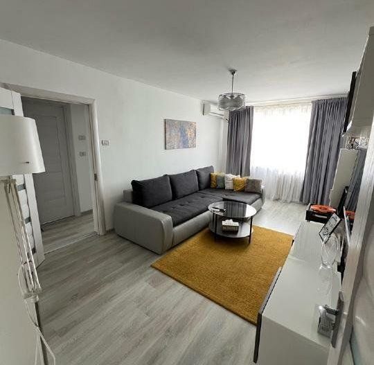 Apartament 4 camere renovat complet  Apărătorii Patriei 89 mp - Poză 1