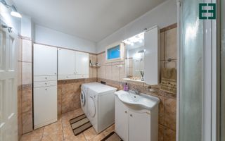 Casă spațioasă în orașul Pâncota județul Arad - Poză 13