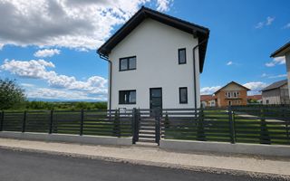 Casa Individuala Moderna cu 265 mp de curte, Sura Mica - Poză 3