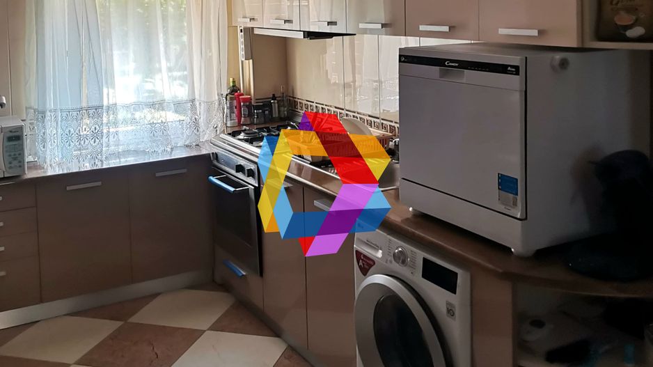 Apartament cu trei camere, zona Racadau 74 mp - parcul Trandafirilor - Poză 7