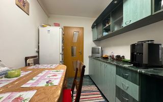 Apartament cu 3 camere decomandate, etaj 2, Centru - Poză 3