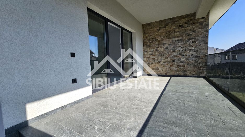 Casa Sibiu, intrare Selimbar, garaj, pivnita, curte mare - Poză 20