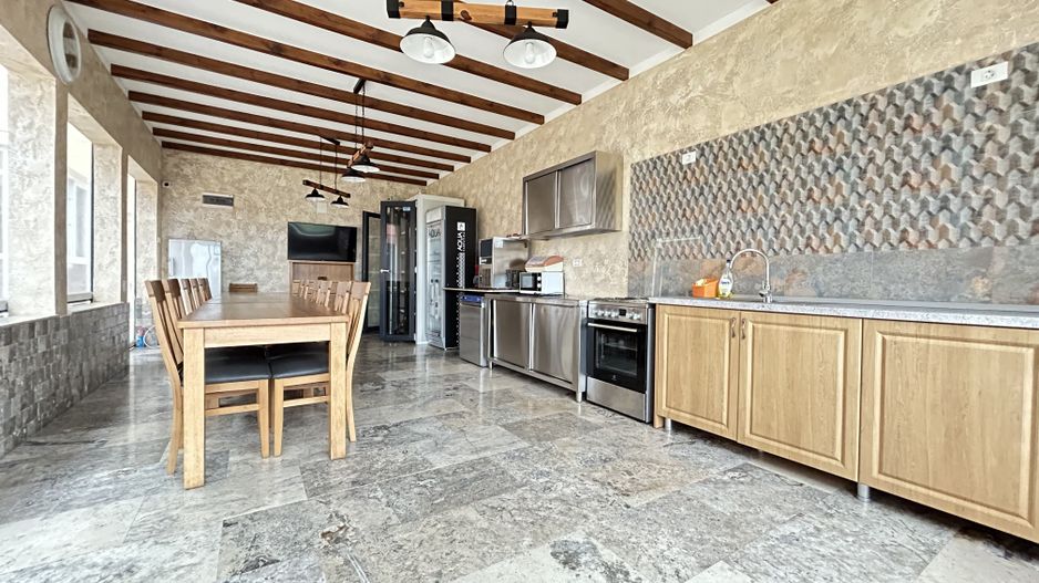 Pensiune Casa Eva Statiunea 2 Mai - 12 camere - teren 600 mp - Poză 6