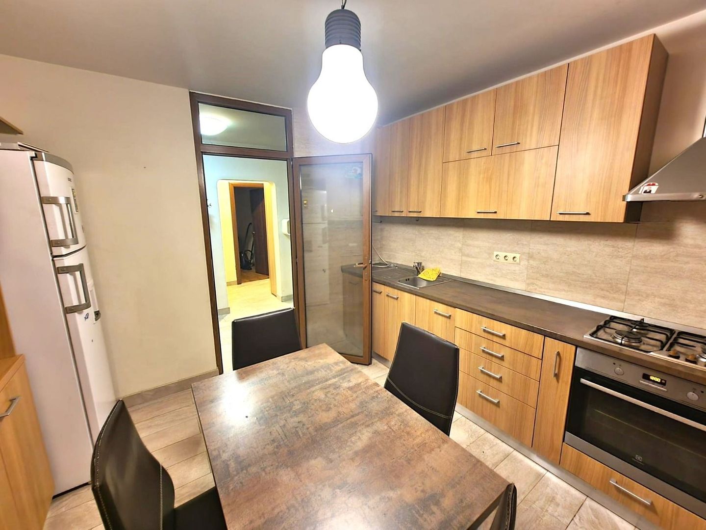 De inchiriat ap 3 camere+parcare, centrala, Sebastian/13 Septembrie - Poză 1