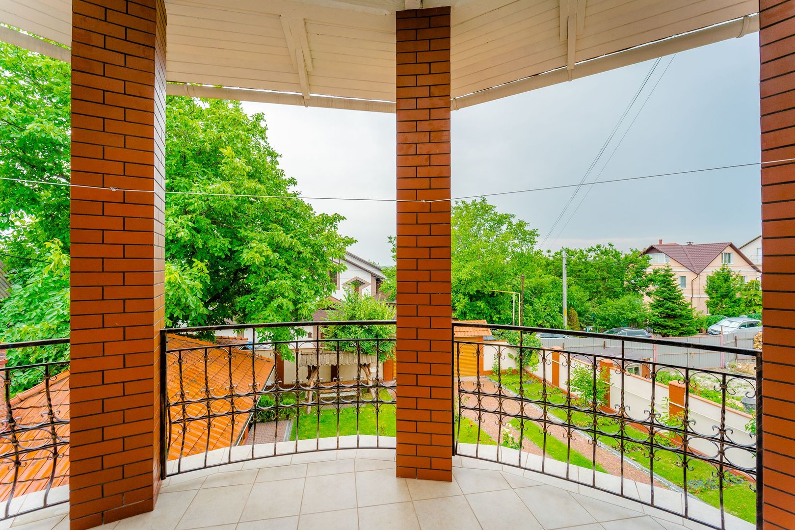 Casă în Chișinău, de vânzare, cu suprafața de 270 m2 pe teren de 6 ari or. Codru. - Poză 5
