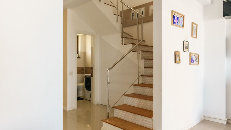 PALAZU MARE -  Vila Duplex cu 4 Camere, Panorama Superba si Curte Amenajata - Poză 27