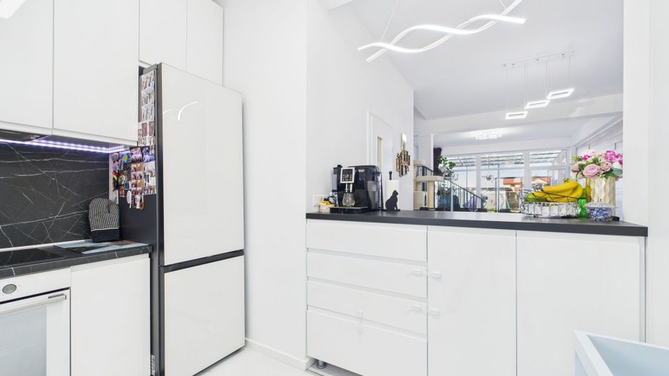 Duplex 1/2 mobilat şi utilat în Săcălaz - Poză 4