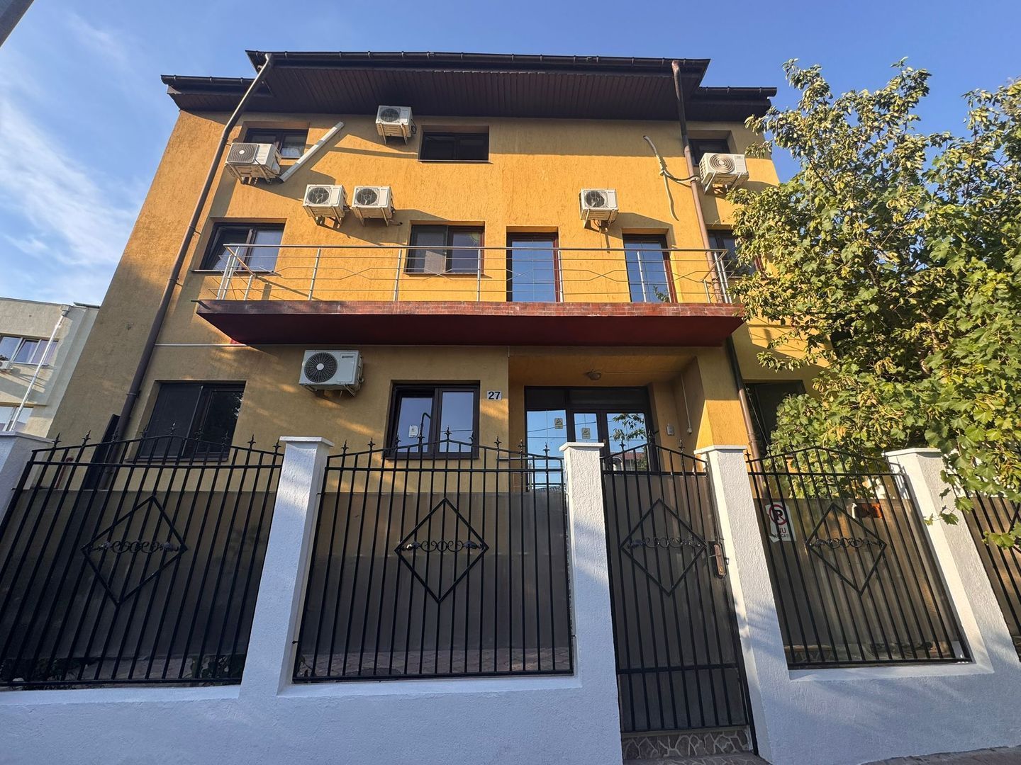 Casa de inchiriat Timpuri Noi 204 m - Poză 1