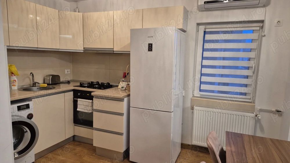 Închiriez apartament 2 camere, Decebal, plan secund, openspace - Poză 2