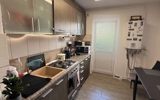 Apartament 2 camere decomandat, parcare, Grigorescu – etaj intermediar - Poză 3