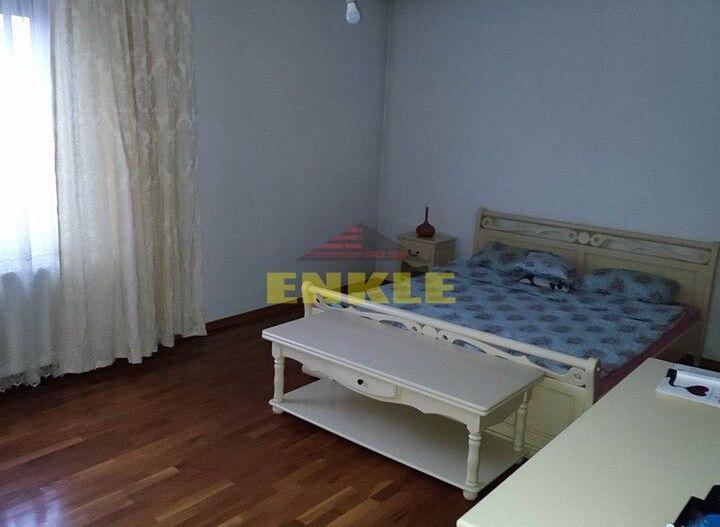 Vila 5 camere , zona Petru Rares -demisol+parter+etaj , pret negociabil ! - Poză 6