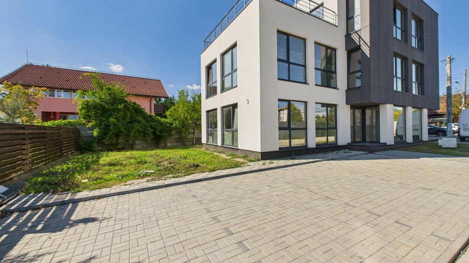 Clădire multifuncțională P+2 și 12 locuri de parcare - Corbeanca - Poză 1