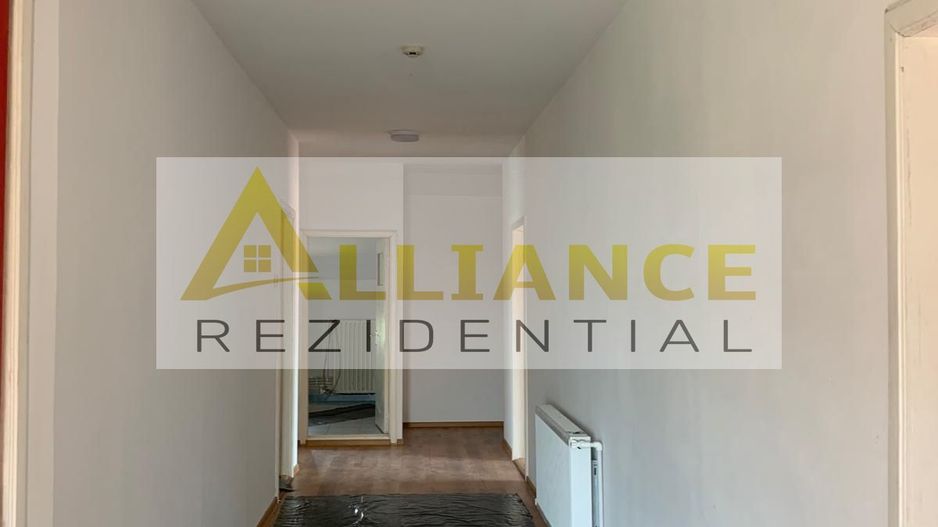 Catelu-Casa S+P+1+M - 14 Camere-1550 Teren - Poză 18