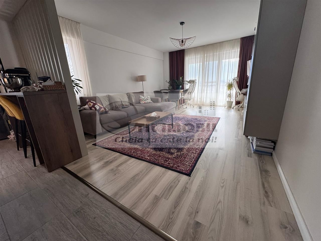 Apartament 2 cam dec loc parcare + boxa Complex Zorilor 185000 euro - Poză 1