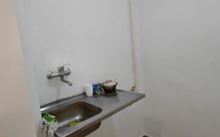 Închiriez apartament 2 camere, nemobilat, ultracentral - Poză 6