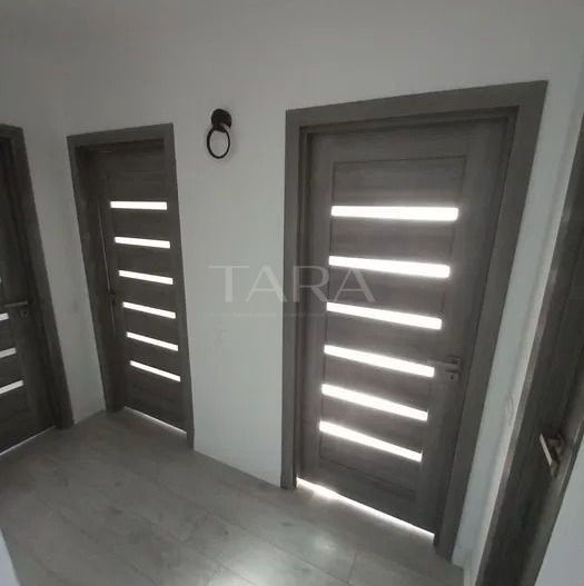 De vanzare apartament cu 3 camere in Floresti. - Poză 6