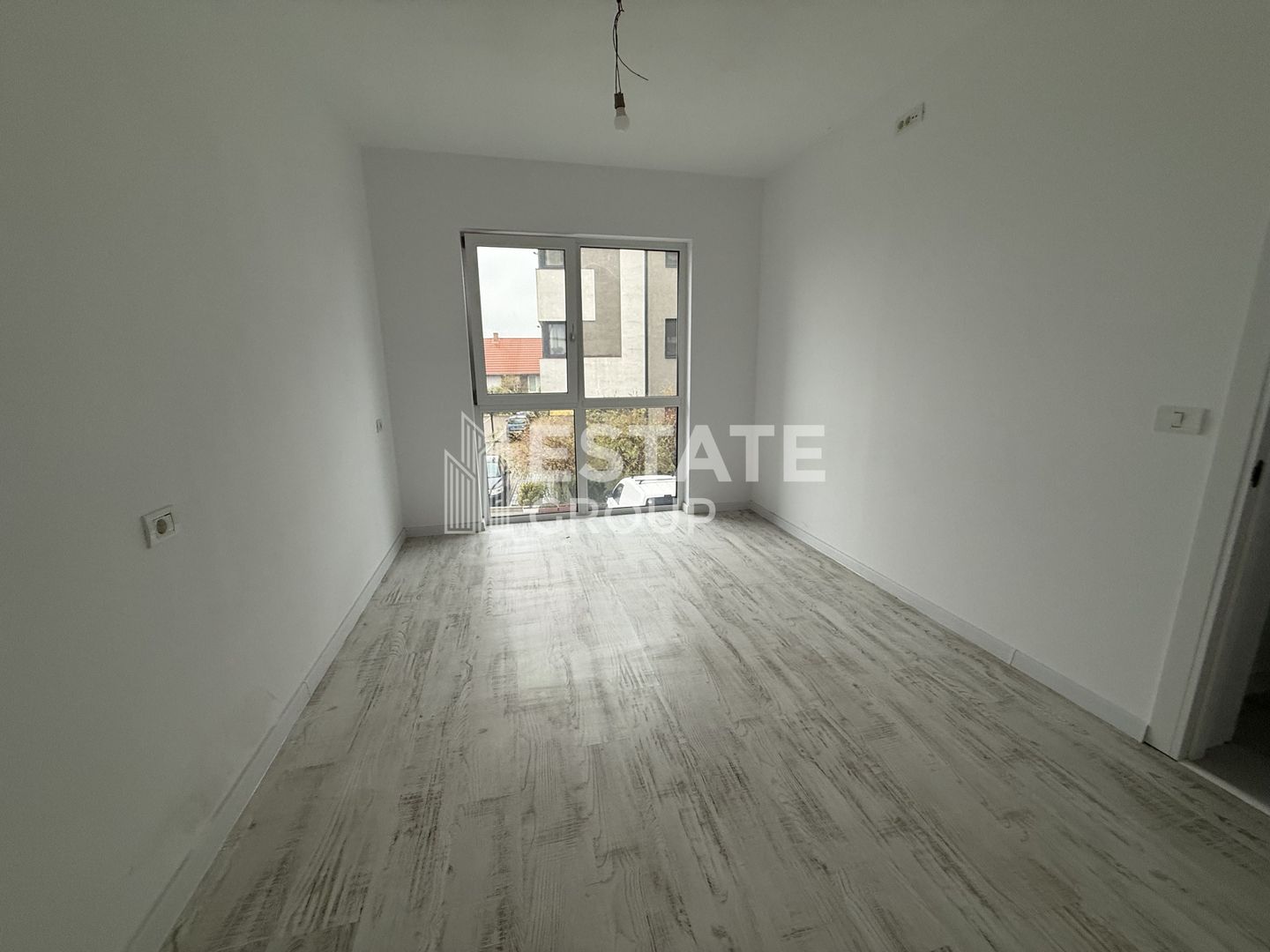 Apartament cu 3 camere in Dumbravita - Poză 2