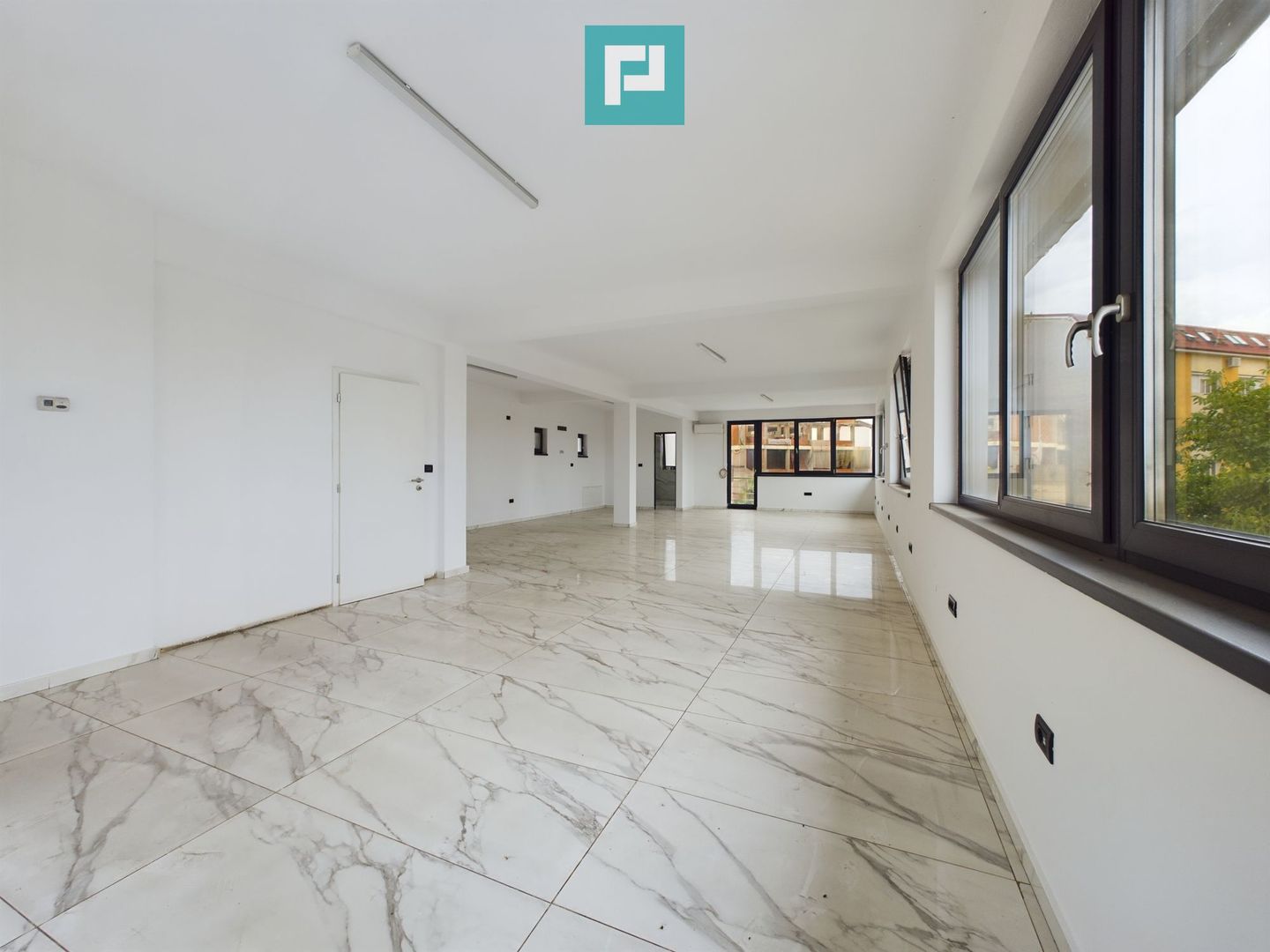 Spațiu Comercial/Birouri de 110 mp în Clădire Nouă - Poză 6